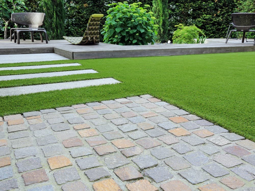 ¿Por qué es importante revestir un patio?